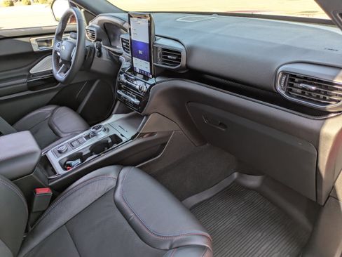 Used 2024 Ford Explorer ST w/ Equipment Group 401A image 13