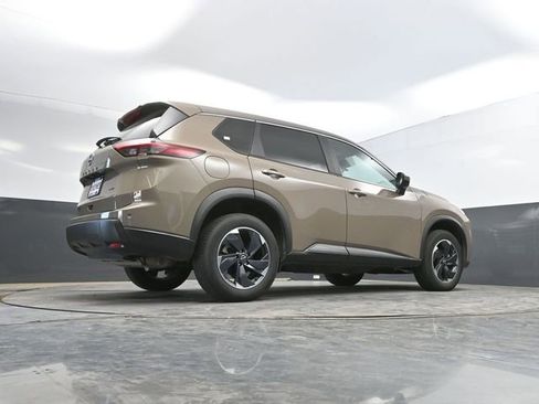 Used 2025 Nissan Rogue SV AWD/4WD image 54