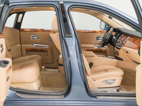 Used 2011 Rolls-Royce Ghost RWD image 2