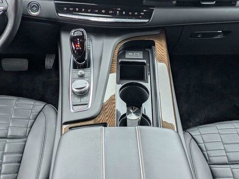 Certified 2024 Cadillac Escalade ESV Sport Platinum w/ LPO, ONYX Package AWD/4WD image 19