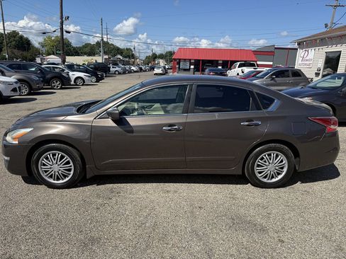 Used 2015 Nissan Altima 2.5 S w/ Power Driver Seat Package FWD image 3