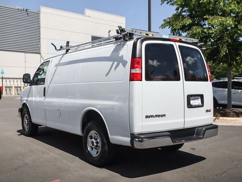 Used 2022 GMC Savana 2500 w/ Chrome Appearance Package RWD image 11