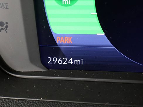 Used 2022 Chevrolet Bolt EUV LT w/ Comfort Package image 32