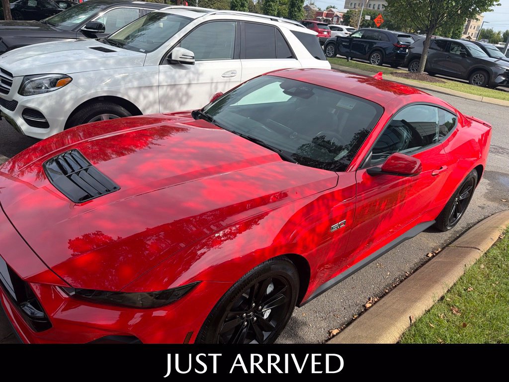 Used 2025 Ford Mustang GT RWD image 5