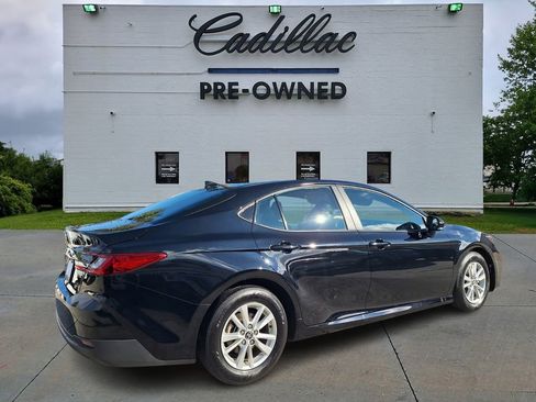 Used 2025 Toyota Camry LE image 3