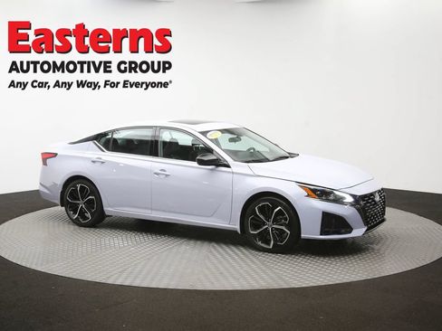 Used 2025 Nissan Altima 2.5 SR w/ SR Premium Package FWD image 48