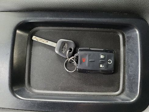 Used 2018 Chevrolet Silverado 1500 LT w/ All Star Edition image 32