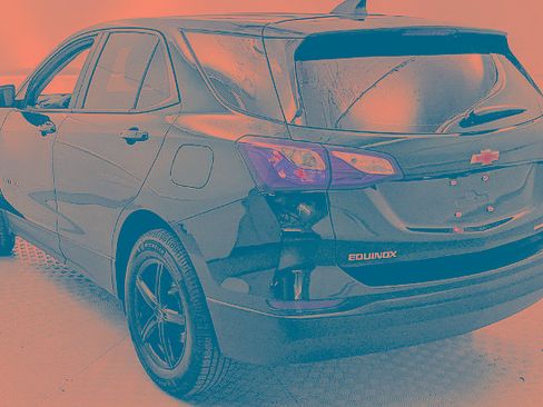 Used 2020 Chevrolet Equinox LS w/ LPO, Floor Liner Package AWD/4WD image 4