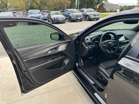 Used 2020 Cadillac CT4 V w/ Climate Package image 24