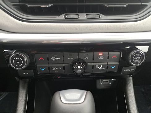 Certified 2024 Jeep Compass Limited AWD/4WD image 22