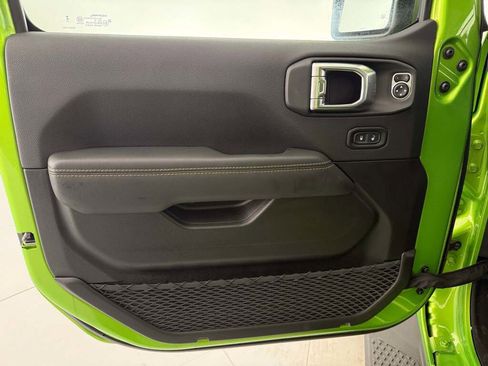 New 2025 Jeep Gladiator Sport image 26