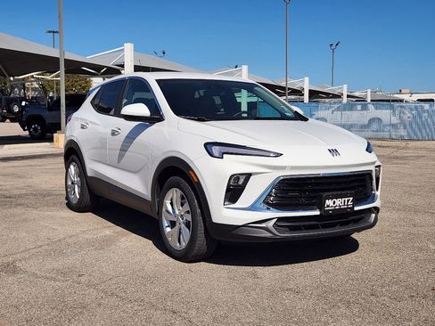 Certified 2025 Buick Encore GX Preferred image 3