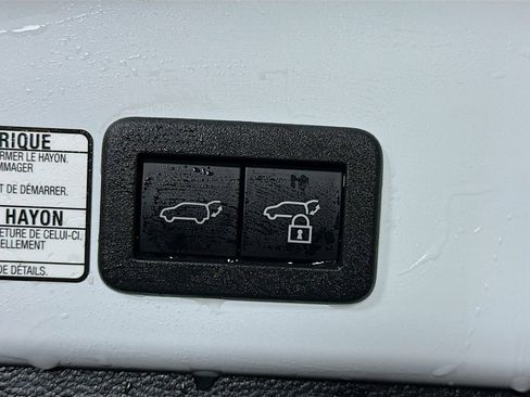 Certified 2023 Toyota Corolla Cross XLE w/ Convenience Package AWD/4WD image 30