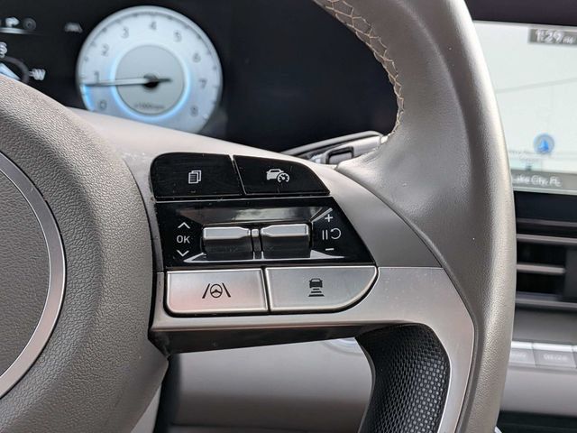 Used 2025 Hyundai Elantra SEL FWD image 28