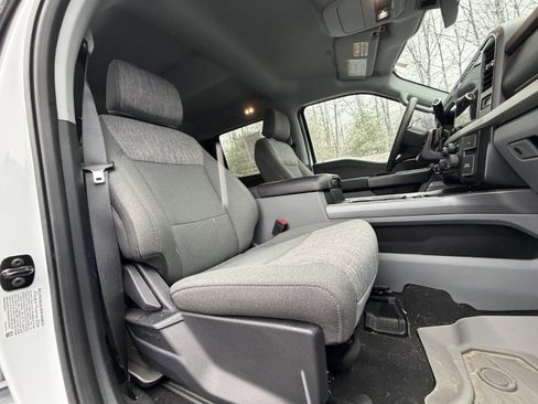 Used 2024 Ford F250 XLT w/ Black Appearance Package image 35