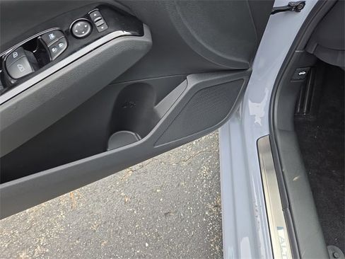 New 2025 Nissan Altima 2.5 SR image 31