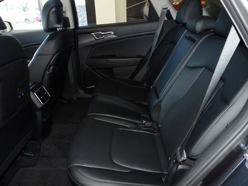 Used 2023 Kia Sportage EX FWD image 22