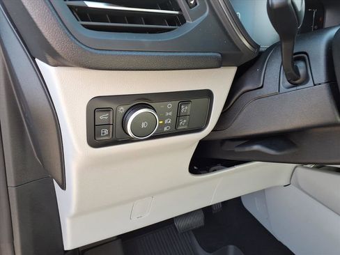 Used 2025 Ford Escape SE image 10