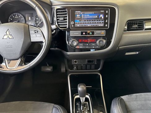 Used 2019 Mitsubishi Outlander SE FWD image 28