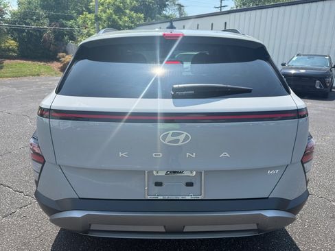 Used 2026 Hyundai Kona SEL Premium FWD image 14