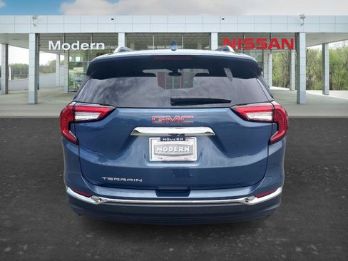 Used 2024 GMC Terrain SLT FWD image 4