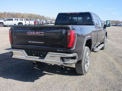 New 2026 GMC Sierra 3500 SLT image 5