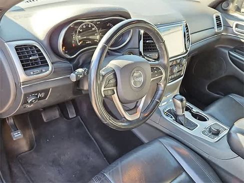 Used 2019 Jeep Grand Cherokee Limited image 16