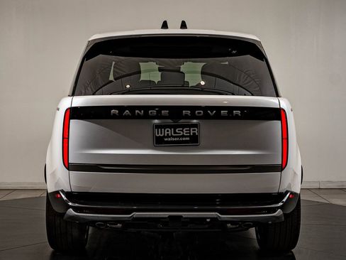 New 2026 Land Rover Range Rover Long Wheelbase SE image 7