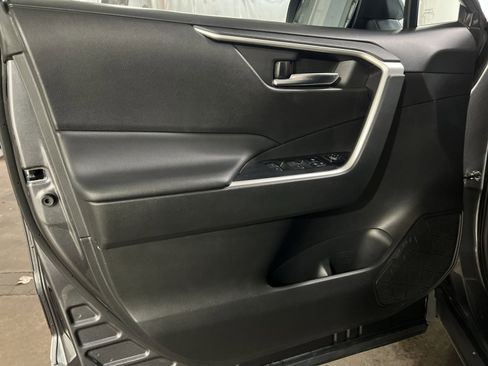 Used 2022 Toyota RAV4 XLE image 14