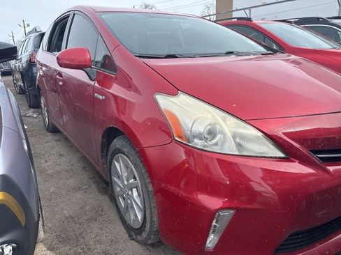 Used 2014 Toyota Prius V Two image 11