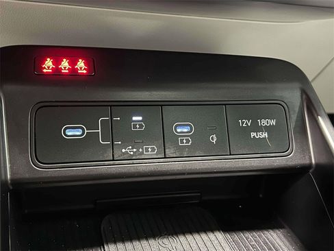 Used 2025 Hyundai Kona Limited image 33