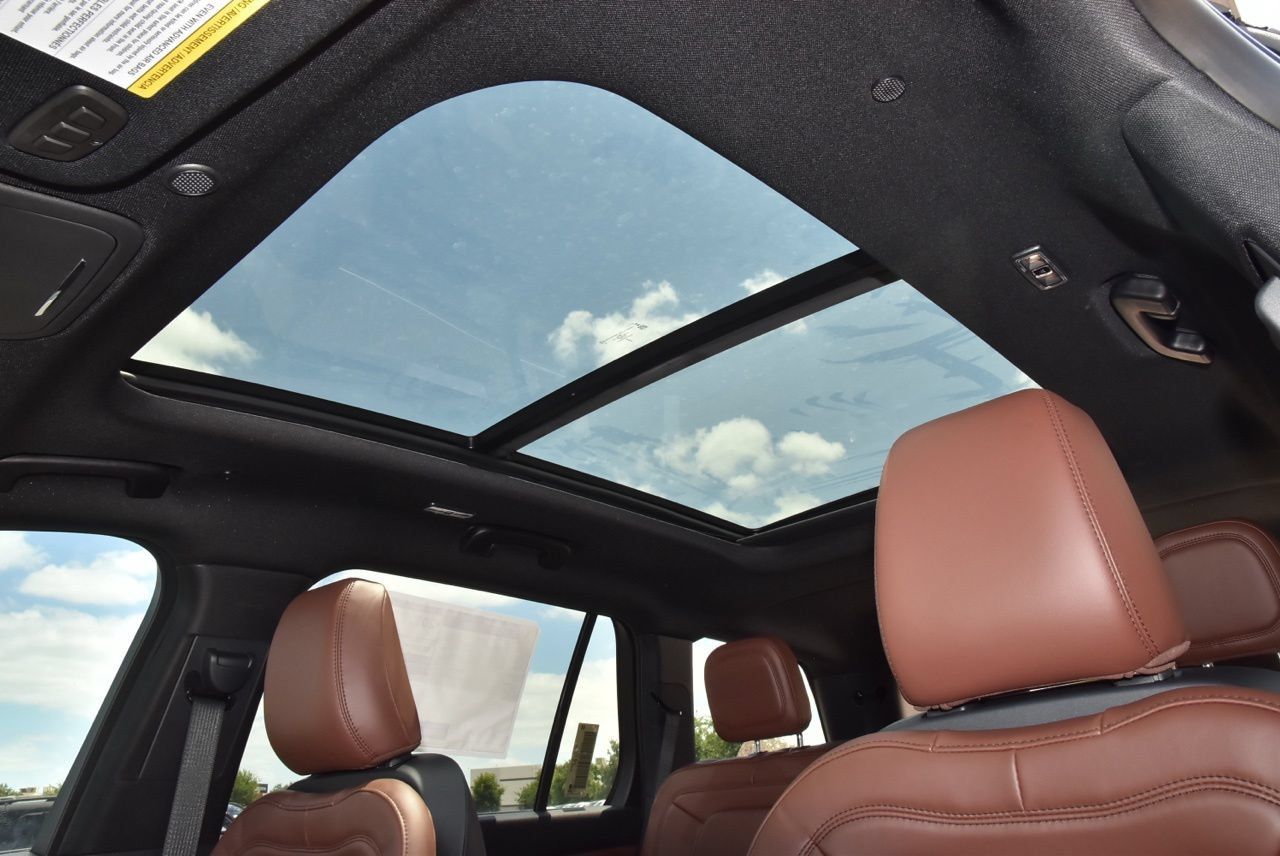 New 2026 Lincoln Aviator Reserve w/ Illumination Package AWD/4WD image 32