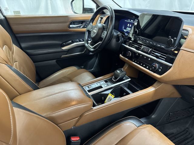Used 2024 Nissan Pathfinder Platinum w/ Cargo Package FWD image 31