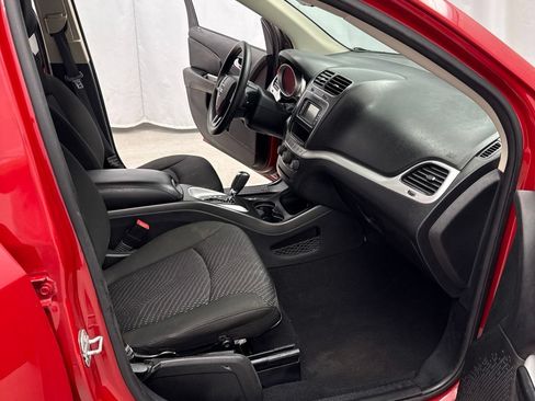 Used 2019 Dodge Journey SE FWD image 24