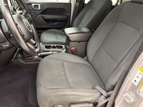 Used 2018 Jeep Wrangler Unlimited Sport S AWD/4WD image 23