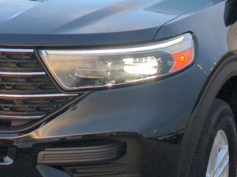 Used 2023 Ford Explorer XLT image 11