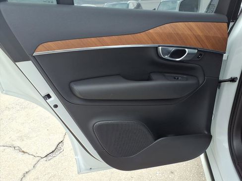 Certified 2024 Volvo XC90 B6 Plus w/ Protection Package Premier image 19