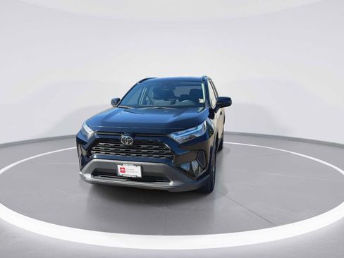 Used 2025 Toyota RAV4 LE AWD/4WD image 3