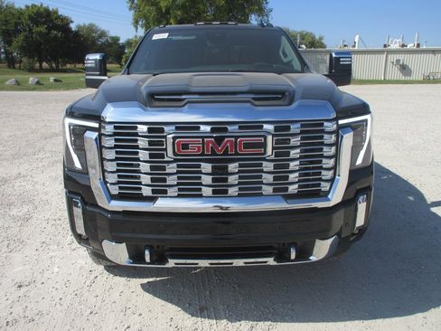 New 2026 GMC Sierra 2500 Denali w/ Denali Reserve Package image 12