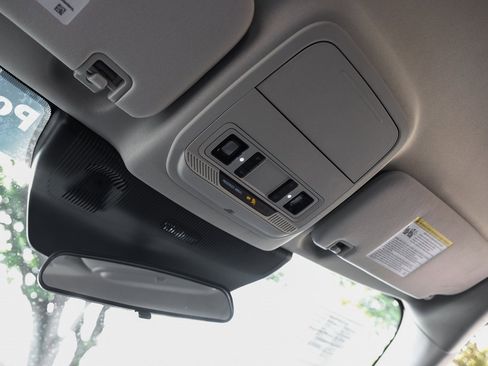 Used 2025 Ford Explorer Active image 37