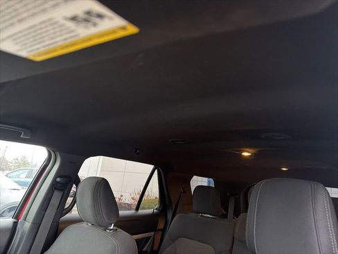 Certified 2018 Ford Explorer XLT w/ Equipment Group 201A image 28