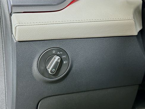 New 2026 Volkswagen Taos SEL AWD/4WD image 10