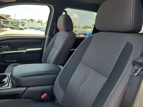Used 2023 Nissan Titan SV w/ SV Convenience Package AWD/4WD image 14