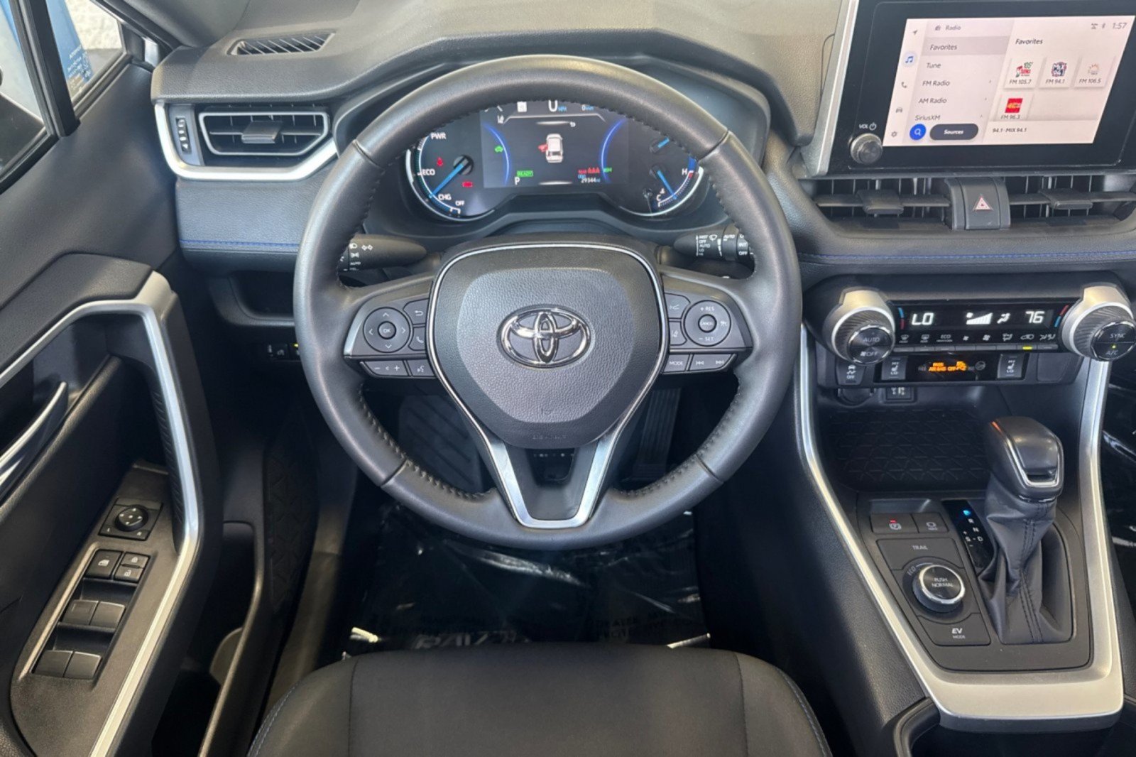 Certified 2025 Toyota RAV4 SE w/ Convenience Package AWD/4WD image 13