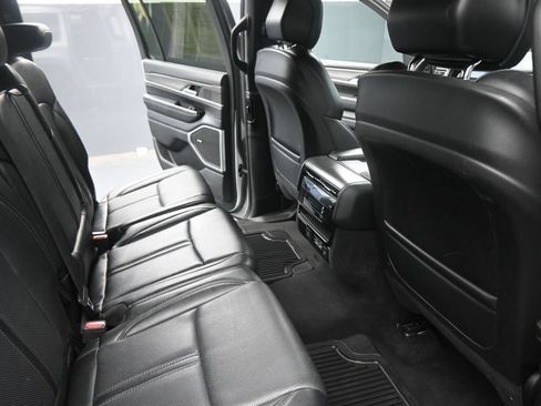 Used 2024 Jeep Wagoneer L Series II w/ Flexible Seating Group AWD/4WD image 19