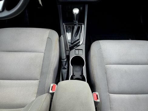 Used 2014 Toyota Corolla LE FWD image 32
