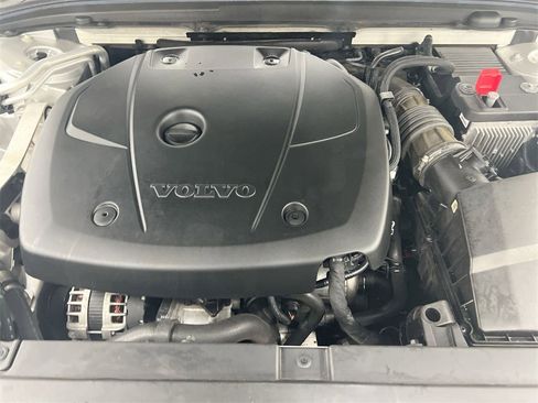 Used 2021 Volvo S90 T6 Momentum image 25