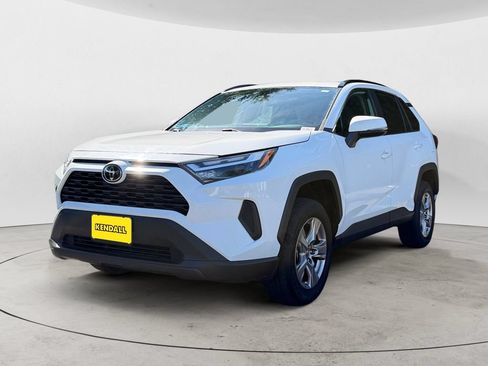 Used 2022 Toyota RAV4 XLE AWD/4WD image 1