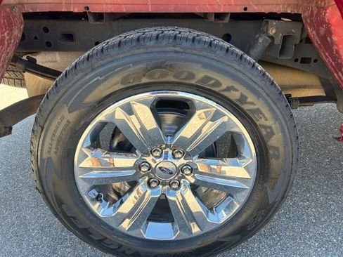 Used 2019 Ford F150 XLT w/ Equipment Group 302A Luxury AWD/4WD image 12