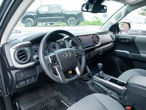 Used 2022 Toyota Tacoma SR5 AWD/4WD image 17
